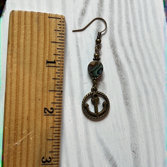 22092 Abalone Shell Earrings - Picture 3 of 4